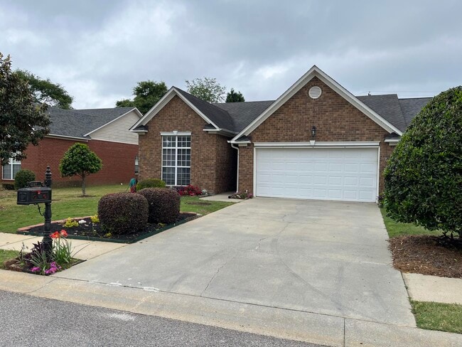 Building Photo - 1247 Carriage Dr
