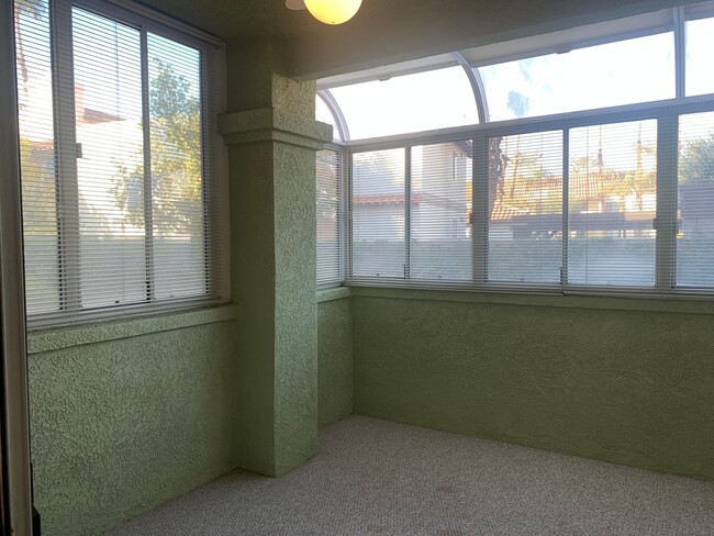 Building Photo - Cozy Condo in 55+ Community