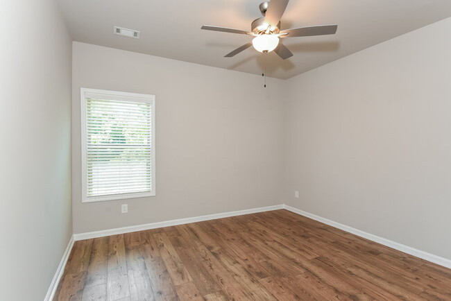 Building Photo - 1010 Smoky Mountain Springs Ln