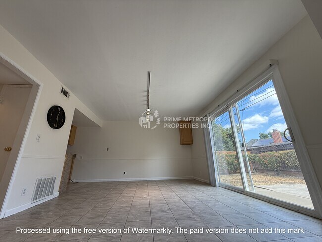 Building Photo - 2346 Montezuma Dr