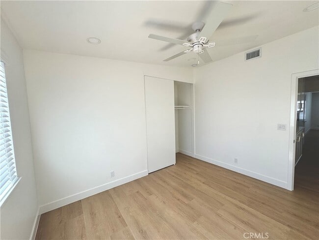 Building Photo - 9872 Kings Canyon Dr