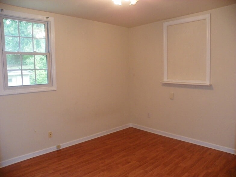 Building Photo - 5111 Kennebunk Ter
