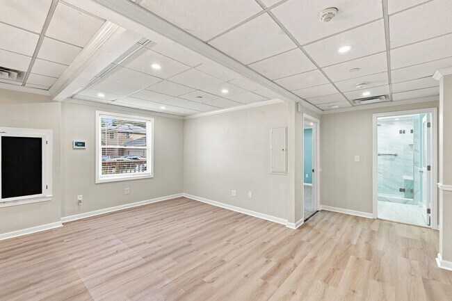 Building Photo - 324 Essex St