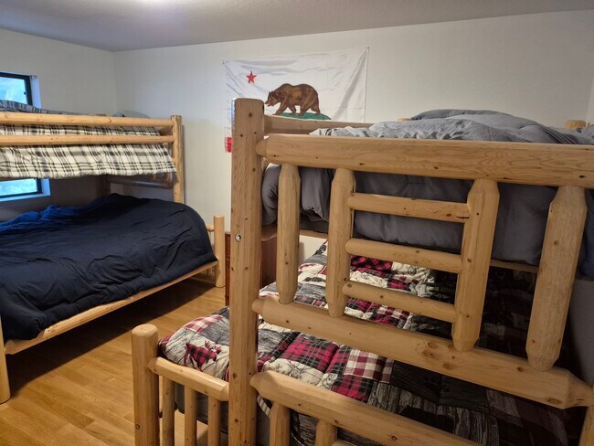 Building Photo - 11059 Zermatt Dr