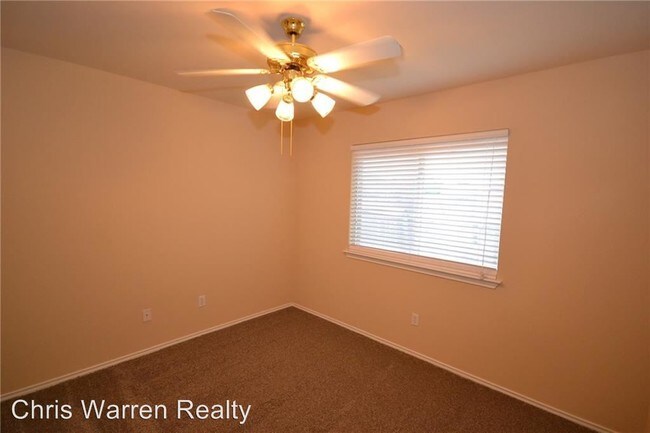 Building Photo - 504 Lafayette Square Dr