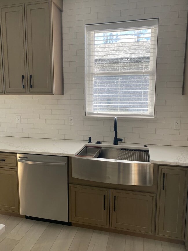 Building Photo - Beautiful New Construction Condos in Moses...