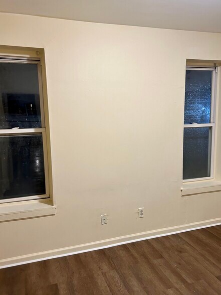 Building Photo - 1422 N Willington St