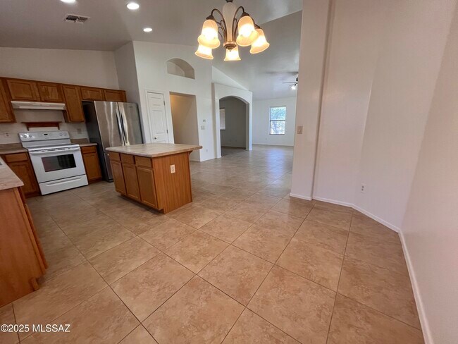 Building Photo - 13268 E Mesquite Flat Spring Dr