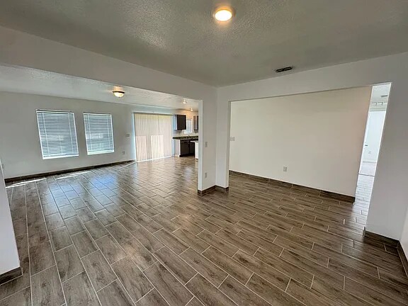 Building Photo - 910 Nancy Ct