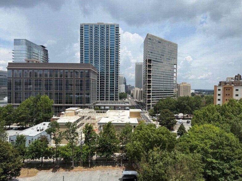 Building Photo - 300 Peachtree Rd NE