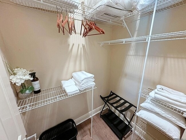 Building Photo - 11831 Thornberry Ln