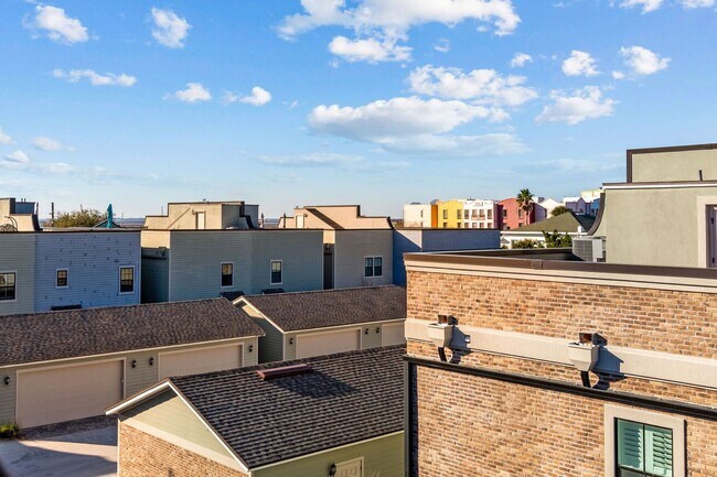 Building Photo - 247 Beech St