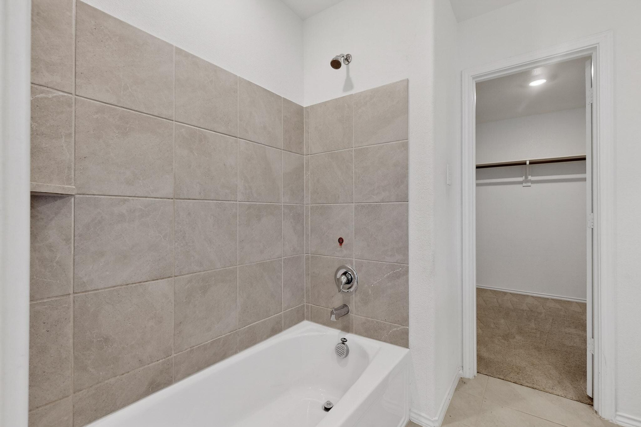 Building Photo - 9216 Grackle Pl
