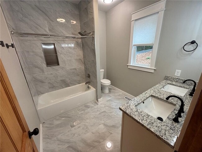 Building Photo - 4553 Buckhorn Cir