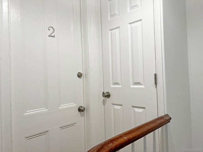 Building Photo - 19 Bridge St