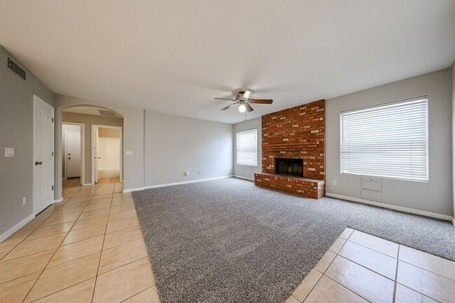 Building Photo - 5BD 3BA with Pool in West Chandler!