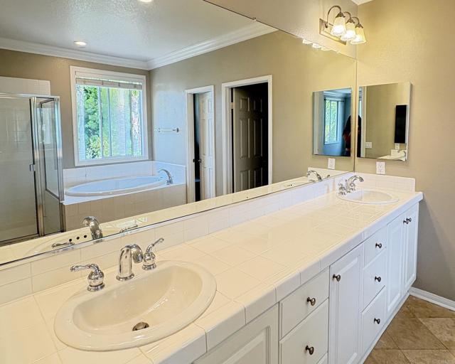 Building Photo - 4994 Crestview Dr