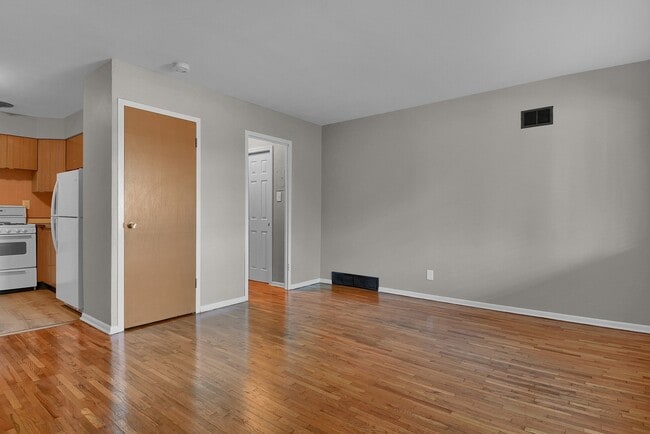 Building Photo - 4419A Donovan Ave.