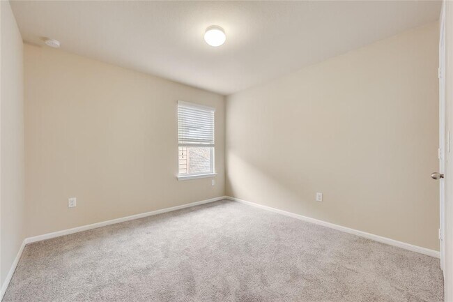 Building Photo - 3205 Ortman Dr