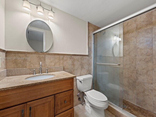 Building Photo - 6900 N Kendall Dr