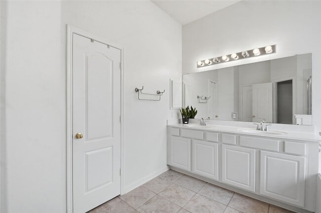 Building Photo - 17706 Windsor Grove Ln