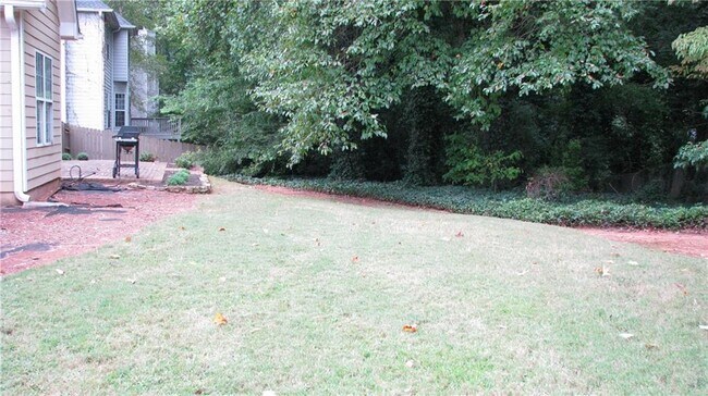 Building Photo - 2318 Talamill Dr NE