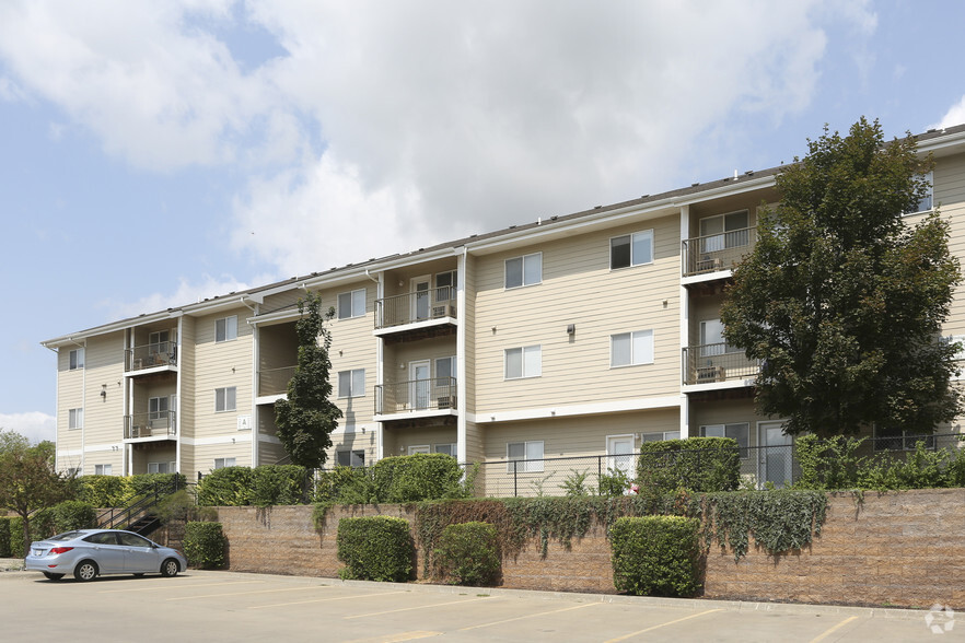 Primary Photo - Meadowbrook Apartments