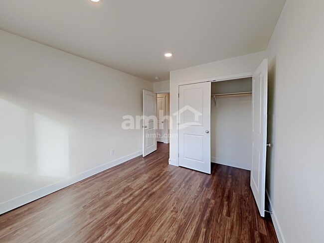 Building Photo - 19311 17th Ave Ct E