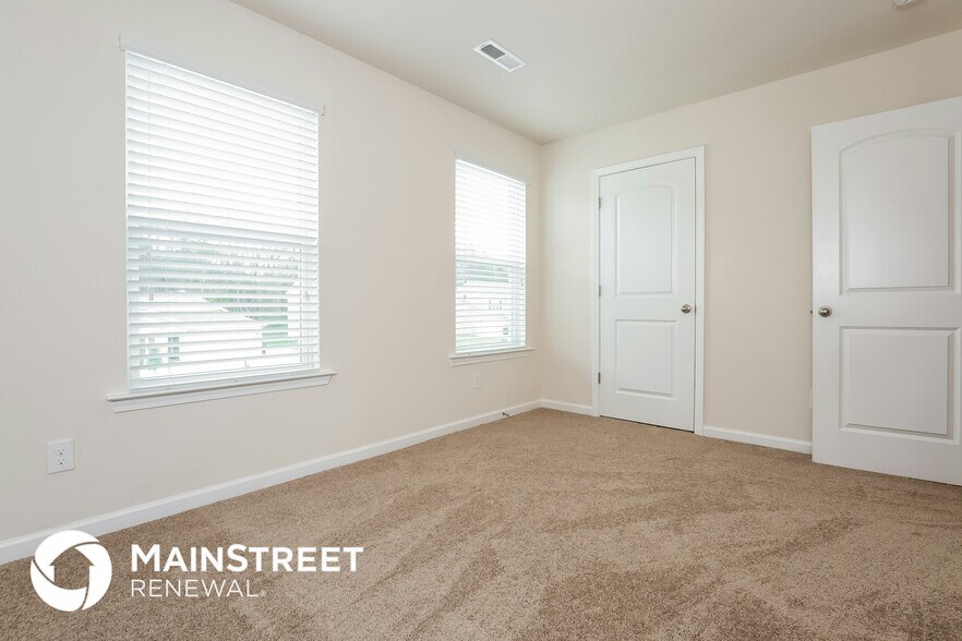 Building Photo - 3229 Dizzy Dean Dr