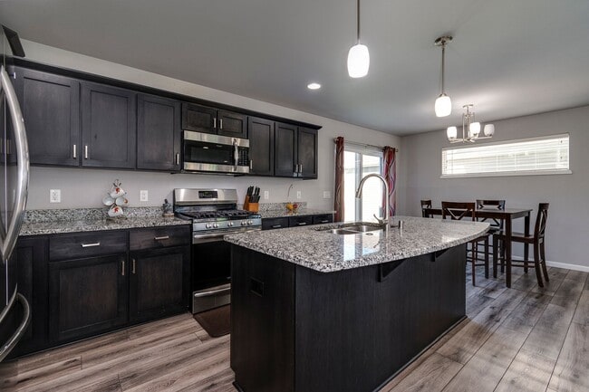 Building Photo - Professionally Managed Home in Convenient ...