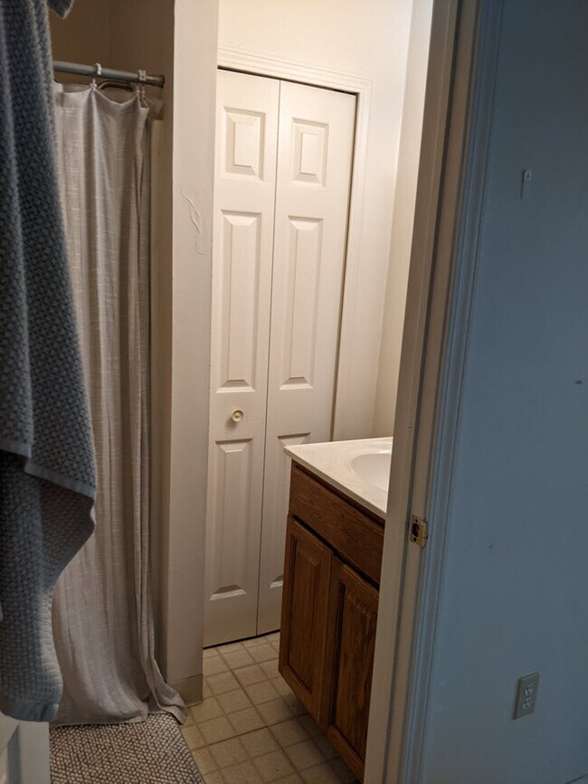 Building Photo - 501 W Forest Ave