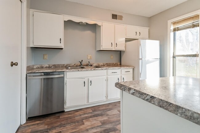 Building Photo - 4332 Thistleway Dr