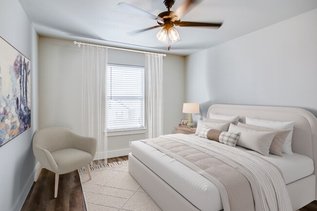 Building Photo - Wonderful Townhome in Cooper District!