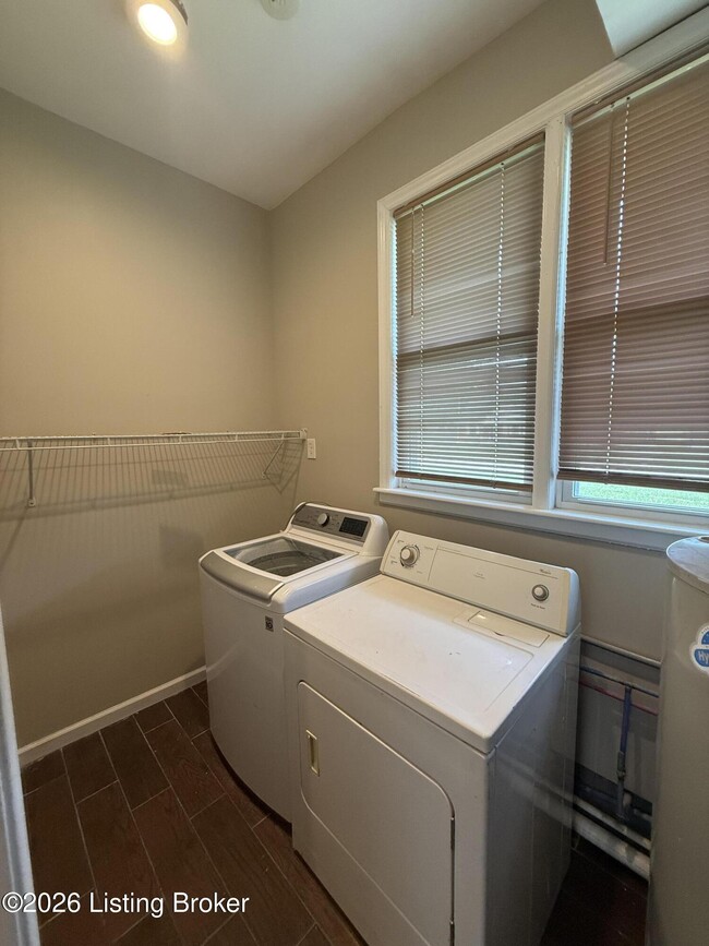 Building Photo - 5111 Lammers Ln
