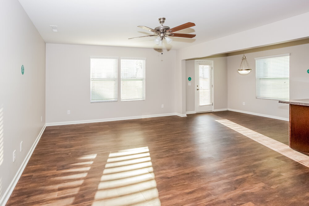 Building Photo - 9918 Portaferry Dr