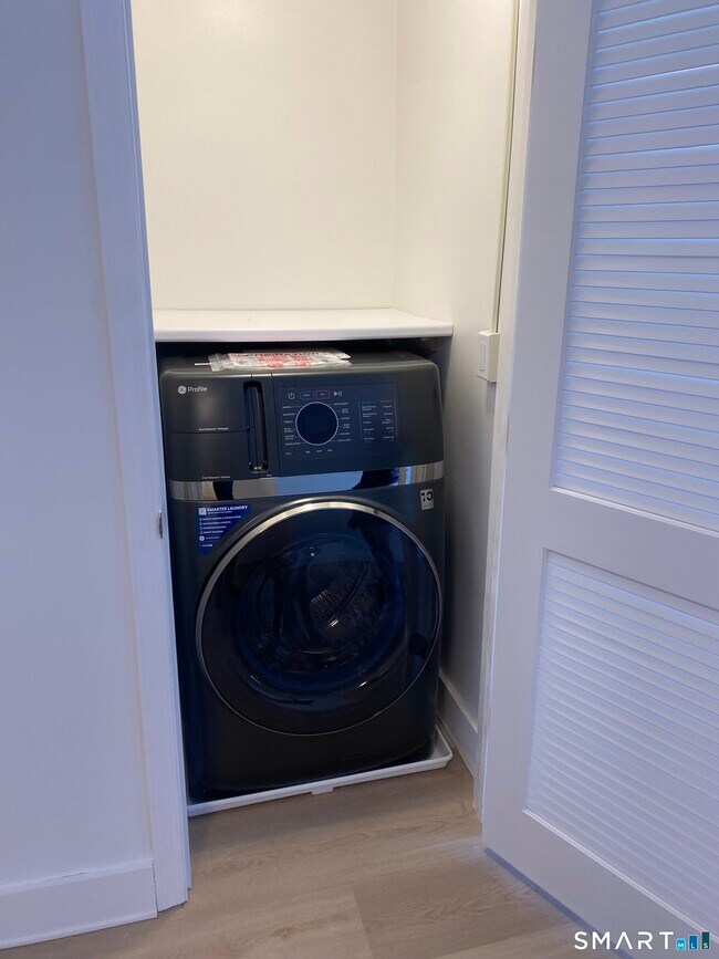 Building Photo - 65 Prospect St