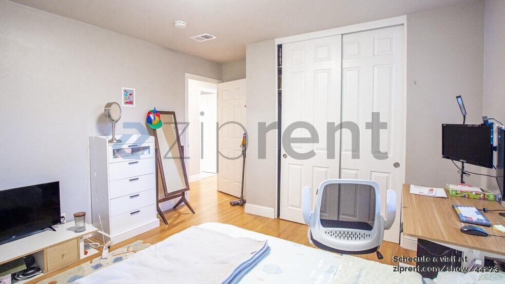 Building Photo - 134 Kittoe Dr