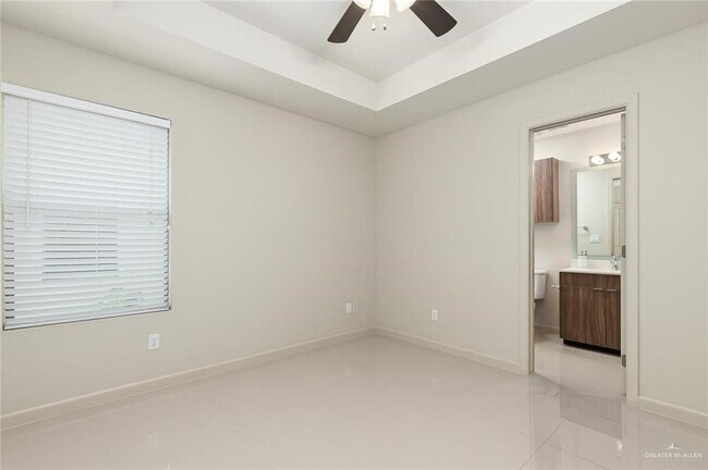 Building Photo - 12 Coyote Hls