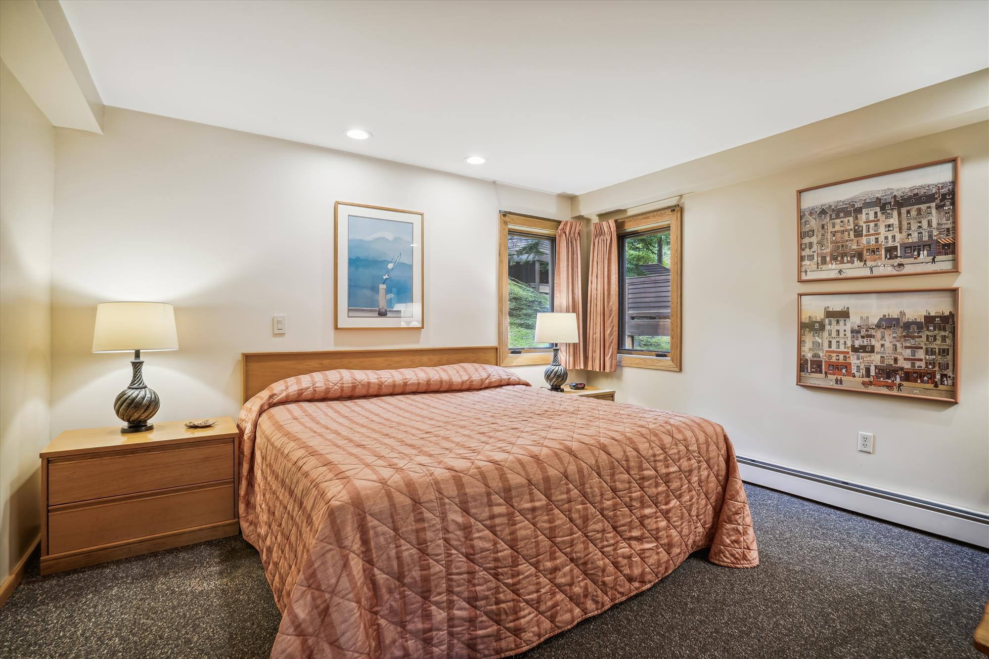 Building Photo - 768 E Mountain Rd