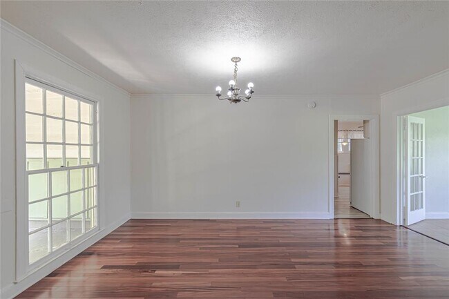 Building Photo - 1202 Norwood Rd
