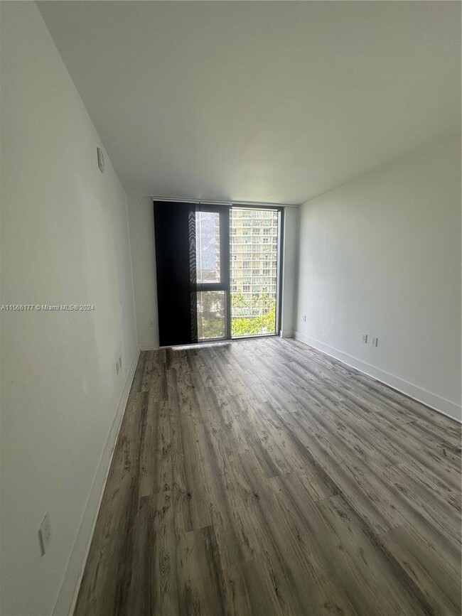 Building Photo - 121 Northeast 34th Street Apt #1416, Miami...