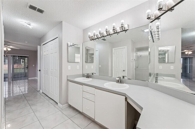 Building Photo - 5216 Heatherstone Ct