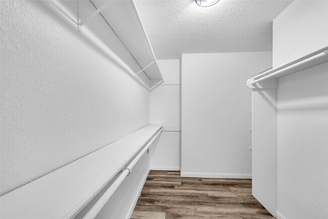 Building Photo - 2930 23rd Ave N