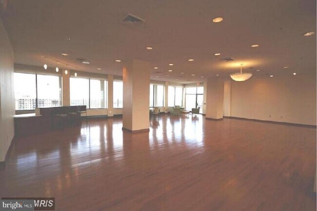 Building Photo - 5505 Seminary Rd