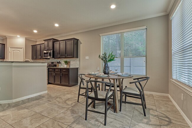 Building Photo - 2437 Branshill Dr