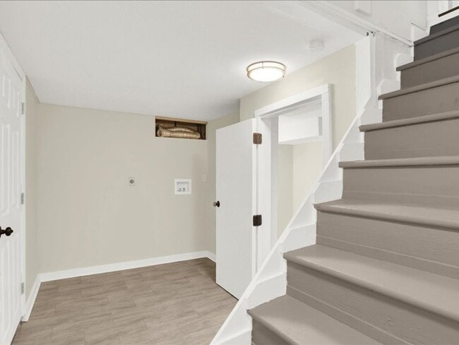 Building Photo - Coming Soon - 4 Bedroom 2 Bath - Central D...