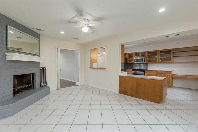 Building Photo - 20357 Fieldtree Dr