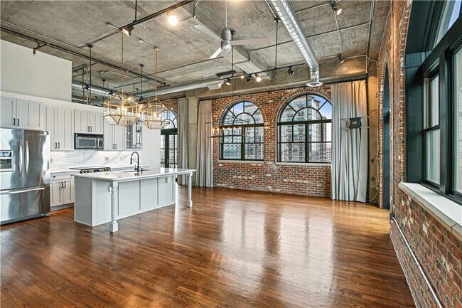 Building Photo - 3180 Mathieson Dr NE