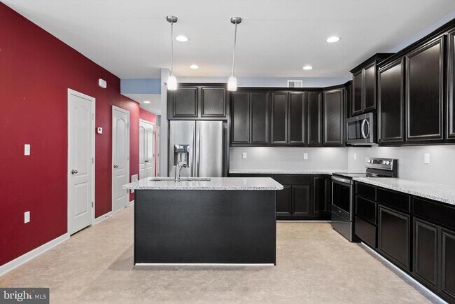 Building Photo - 32 Healey Ct