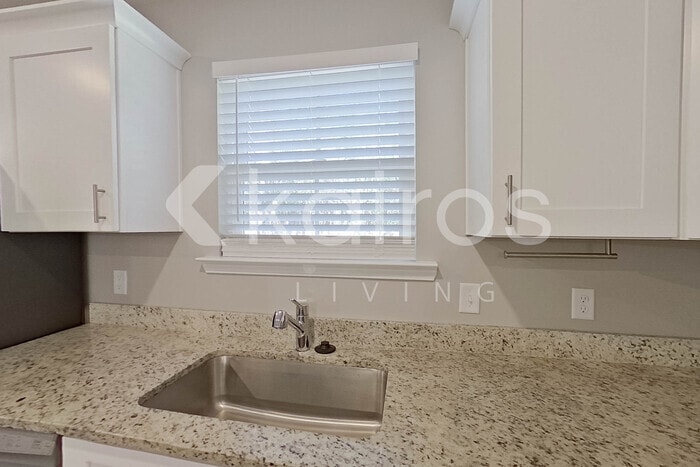 Building Photo - 140 Western Red Cedar Dr